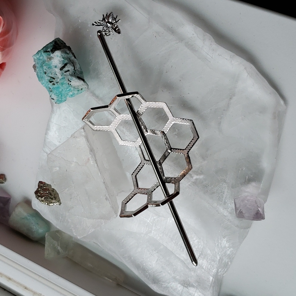 Honeycomb and bee hair clip and stick - Picture 7 of 13
